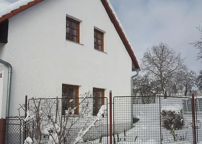 U Kahounu アパート Popovice (Benesov)